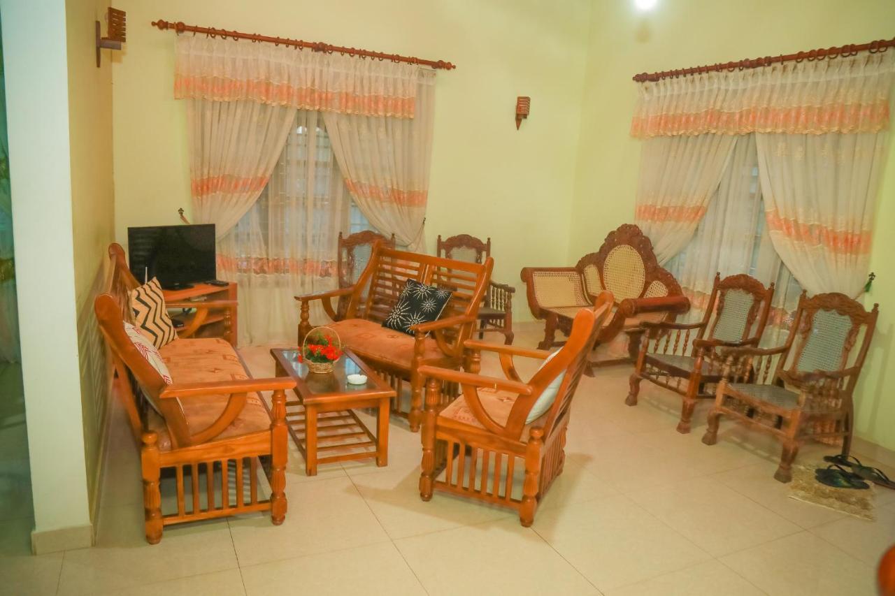 Hasaranga Holiday House Hikkaduwa Dış mekan fotoğraf